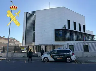 La Guardia Civil detiene en Santa Marta a un varón tras robar perfumes, huir y esconderse en la antigua azucarera | Guardia Civil Salamanca