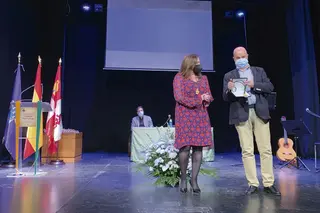 Entrega medalla de oro de la Ciudad de Peñaranda