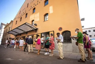 Colas para comprar entradas para la Feria de Teatro, ICAL