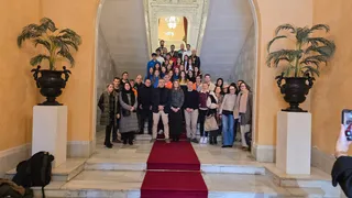 La concejala de Deportes, Almudena Parres, recibe a una representación del atletismo salmantino en homenaje a los éxitos cosechados durante este año