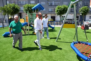 El alcalde, Marcos Iglesias, visitó el parque renovado 