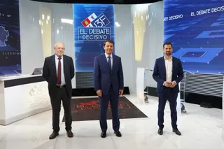 Los tres candidatos posan antes del inicio del debate | Agencia ICAL