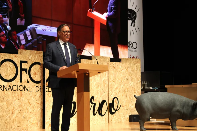 Carlos Garc&iacute;a Carbayo Inaugura El Foro Internacional Del Ib&eacute;rico 2026