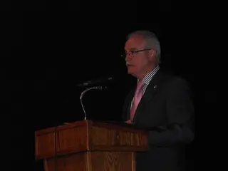 Enrique López Gallego hace un llamamiento al compromiso de los cristianos