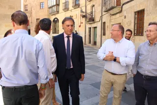 Miguel Tellado visita Salamanca para apoyar la campaña del PP