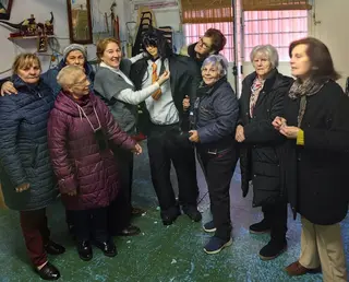 Las águedas de Santa Marta preparan al muñeco Quinciano