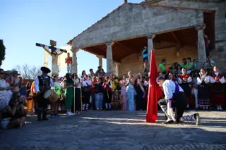 Barruecopardo bajada del cristo a la ermita y baile de la bandera