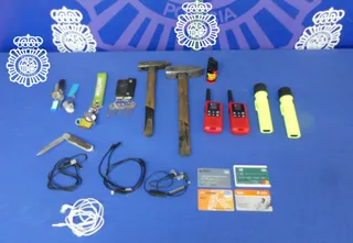 Objetos intervenidos a los ladrones en vehículos de la calle Astorga