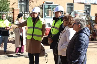 Carlos García Carbayo visita las obras de urbanización de la Carretera Ledesma