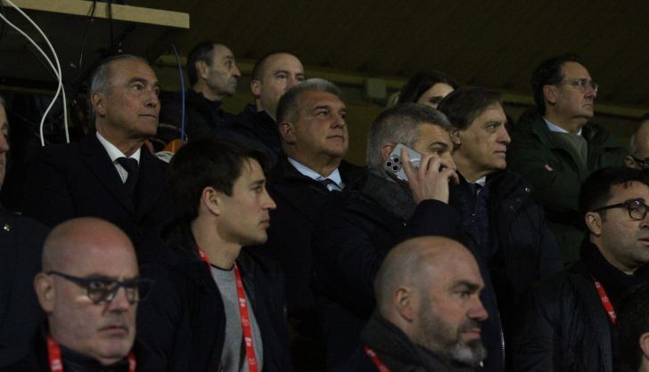 Carlos García Carbayo y Joan Laporta en el partido Unionistas - FC Barcelona