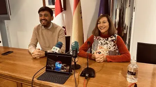El concejal de Festejos, Francisco Díaz, junto a la alcaldesa de Peñaranda, Carmen Ávila