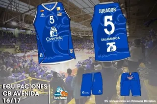Perfumerías Avenida presenta su equipación para la próxima campaña