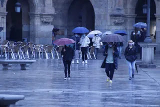 La entrada de un frente provocará este domingo precipitaciones generalizadas y una fuerte caída de las temperaturas