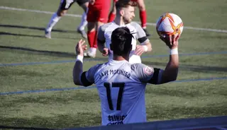 Moríñigo se dispone a sacar de banda | FOTO SALAMANCA24HORAS.COM