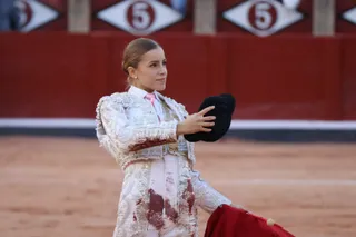 La Glorieta revive el aroma de la feria taurina con el primer festejo: Lea Vicens, Raquel Martín y Olga Casado | Andrea M
