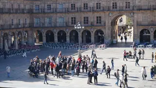 Turistas en la Plaza Mayor de Salamanca (2)