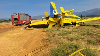 Aeronave de lucha contra incendios destrozada en Zamora tras un aterrizaje forzoso. Z24H