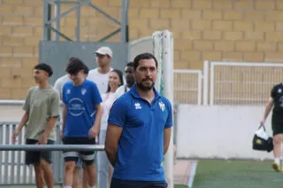 Dani Romo, entrenador del Guijuelo | FOTO JUANES