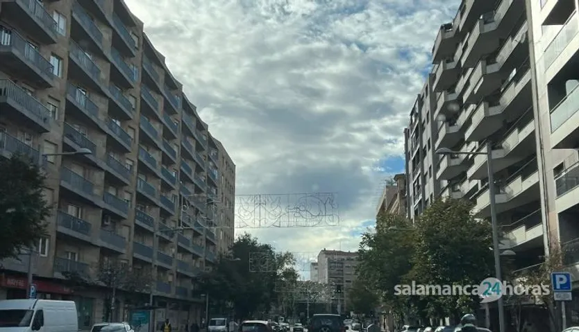 Puesta de las primeras luces de Navidad 2023 en Salamanca capital. Fotos S24H (1)