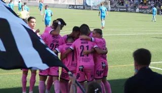 Los jugadores de Unionistas celebran un gol ante la Cultural / FOTO SALAMANCA24HORAS.COM