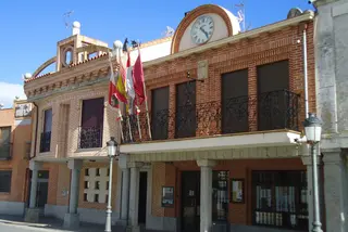 Fachada del Ayuntamiento de Macotera