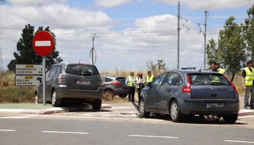 Accidente a la altura de Barbadillo, en la N-620, en el mediodía de este sábado | Fotos: Andrea M.