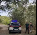 La Guardia Civil guía con las sirenas del coche a dos senderistas desorientados en Cepeda