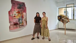 Lucía García Sánchez y Alba Prado Fuentes en la exposición