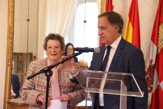 Recepción en el ayuntamiento a la Asociación de Familiares de Enfermos de Alzheimer