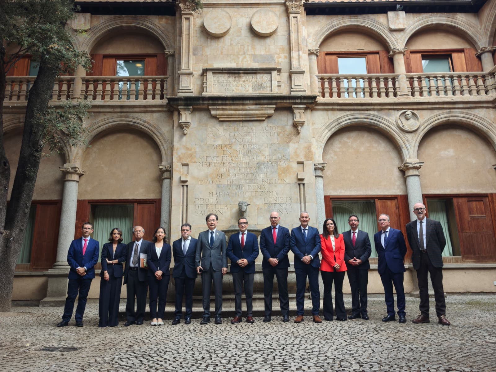 El Rector De La Universidad De Salamanca, Juan Manuel Corchado Rodríguez, Y El Embajador De Japón En España, Hiroshi Yamauchi, Presentan Las Jornadas La V Centenario Escuela De Salamanca Y Japón1