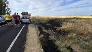 Se incendia un turismo en la DSA-660 | Andrea Mateos