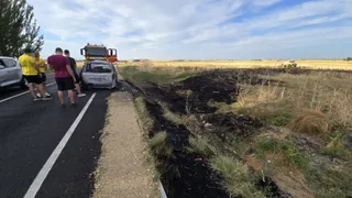 Se incendia un turismo en la DSA-660 | Andrea Mateos