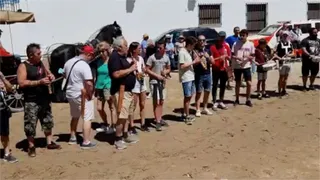 Alumnos de la Escuela de dulzaina y percusión tradicional de Macotera en El Rocio