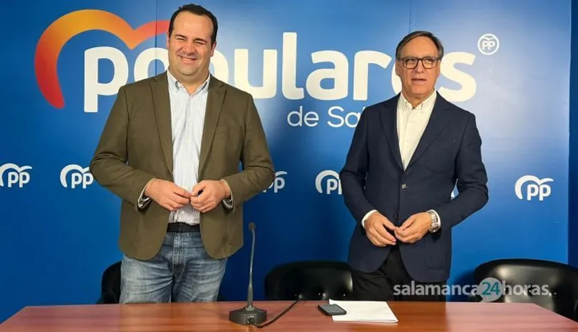 Carlos García Carbayo y David Mingo en la sede del PP informando sobre la amnistía y el