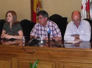 Alejo Riñones anuncia que el parking del Murallón no se abrirá este año