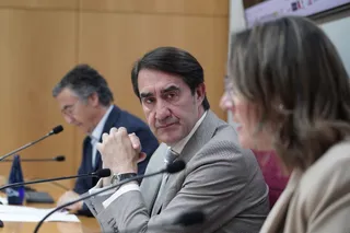 El consejero de Medio Ambiente, Vivienda y Ordenación del Territorio, Juan Carlos Suárez Quiñones, presenta el Congreso Life Hábitat. Rubén Cacho ICAL