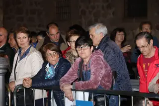 Ambiente en la Procesión Vía Matris de la Cofradía de la Vera Cruz, Semana Santa 2024