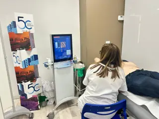 El Hospital de Salamanca ofrece cribados gratuitos y consejos de prevención en una jornada sobre salud hepática