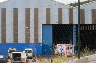 Fallece un salmantino en Asturias al caerle encina un cuadro eléctrico de 200 kilos