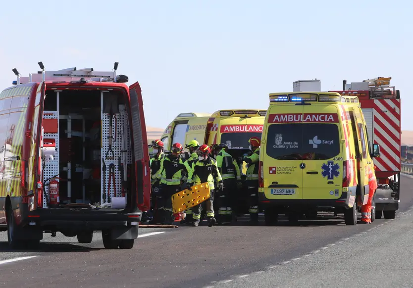 Accidente en la A-67, en Herrera de Duero (Palencia). Brágimo | ICAL