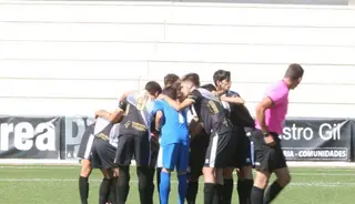 Piña de los jugadores de Unionistas / FOTO SALAMANCA24HORAS.COM