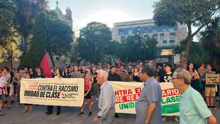 Manifestación contra el racismo en la plaza de los Bandos