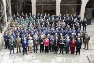 Medalla de la Universidad a las Fuerzas Armadas y a las Fuerzas y Cuerpos del Estado