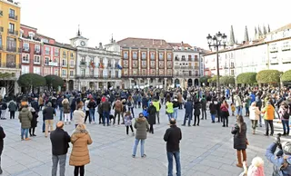 Concentración Burgos para pedir soluciones al cierre de negocios. Foto ICAL