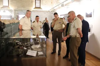 Inauguración de la exposición fotográfica sobre los ingenieros salmantinos en Afganistán
