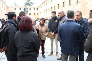 Concentración y manifiesto de los estudiantes para reivindicar mejoras en las conexiones de transporte.