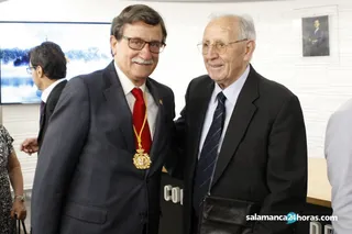 Medicos premiados en el dia ddel medico (13)