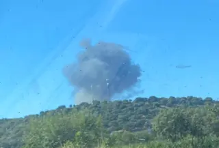 Una nave agrícola se incendia en la carretera del Bodón y medio terrestres y aéreos sofocan las llamas