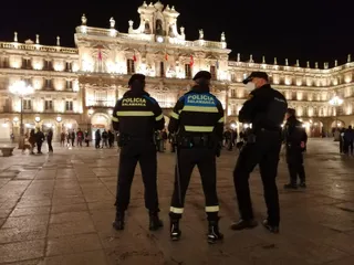 Policía Nacional y Policía Local en la Plaza Mayor | Foto: S24H