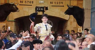 Cuatro orejas para Alberto López Simón en su encerrona en La Glorieta